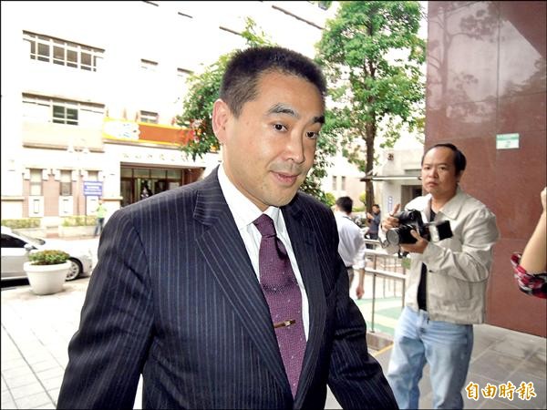 華南金控少東林知延涉嫌非法跟監妻子吳欣盈行蹤，被控妨害秘密，台北地院今再次開庭，林知延否認犯罪，但說他還是很有誠意和解。（記者張文川攝）