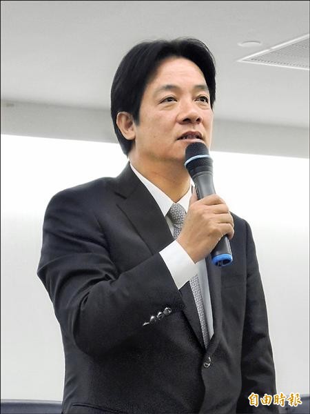 台南市長賴清德昨宣布，議長李全教涉及賄選疑案，司法未釐清前不進入議會，一切毀譽由他承擔。（記者洪瑞琴攝）