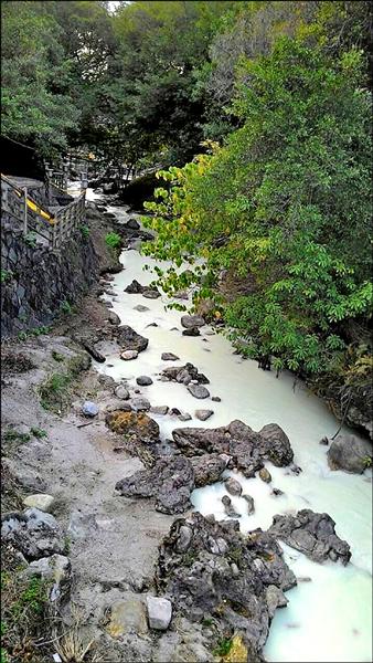 北投溪變牛奶溪民憂遭污染 地方 自由時報電子報