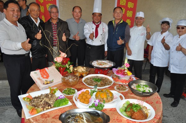 內門區農會今年大年初二將續辦「回娘家呷辦桌」活動，結合在地農特產食材，推出一桌3999元料理。（記者蘇福男攝）