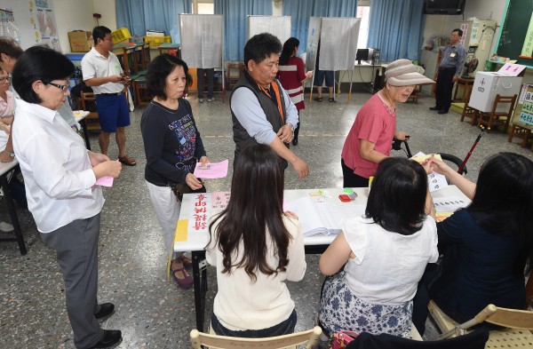 中選會要求台北市選委會，投票所要從原先規劃的102個增加到130多個，九合一選舉時該選區有的投票點「一個都不能少」。（資料照，記者廖振輝攝）