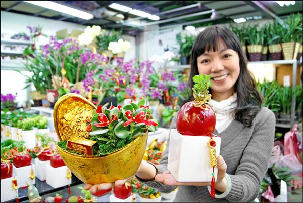 年節到來，台北市花卉大街推出開運花卉。（台北花市提供）