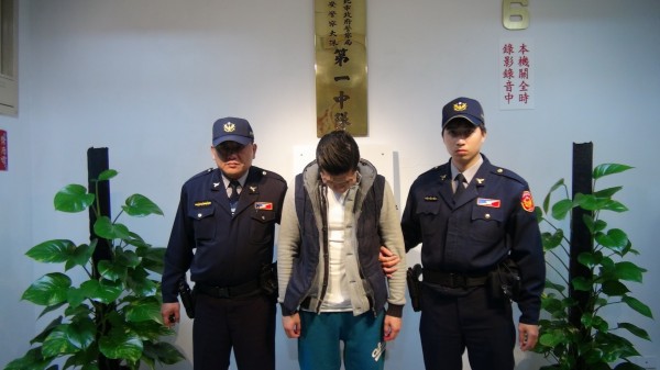 訊後，警方將李男依毒品罪嫌移送法辦。（記者姜翔翻攝）