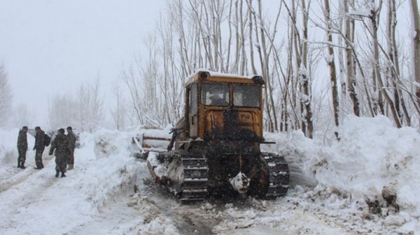 阿富汗北部的龐吉夏省（Panjshir）發生多起雪崩意外，已經造成超過50人死亡，目前尚有許多人失蹤。（圖擷取自《BBC》）