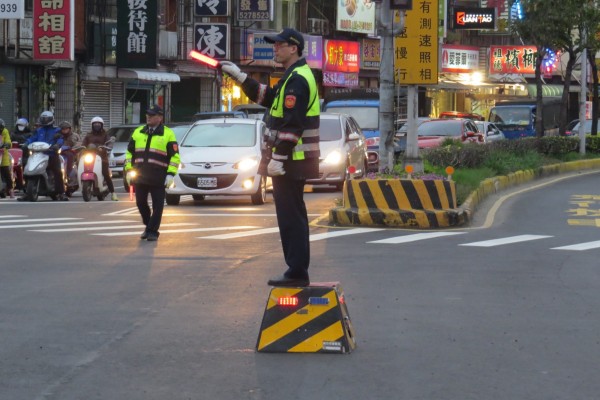 新竹市廢除員警交整站指揮台。（新竹市第一警分局提供）