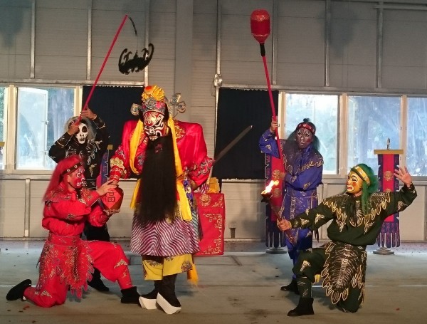 豫劇團排練破台暨祖師爺安座大典。(記者蔡清華翻攝) 豫劇團排練破台暨祖師爺安座大典。(記者蔡清華翻攝)