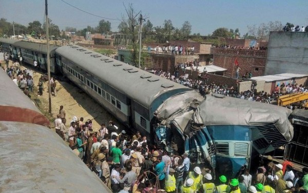 印度北部今天傳出列車出軌意外，造成至少26人死亡。（圖擷自Global News）