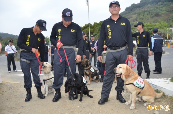 墾丁音樂季即將舉行，警方全面查毒。（圖為保三總隊緝毒犬南下墾丁協助查毒的資料照片，記者葉永騫攝）