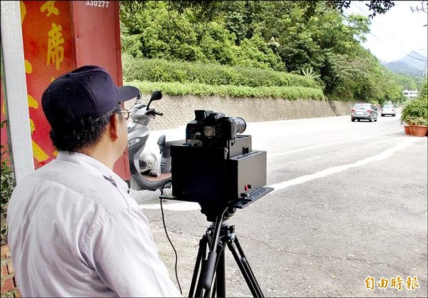 苗栗警分局將出動機動式測速照相機，加強取締超速。（資料照，記者張勳騰攝）