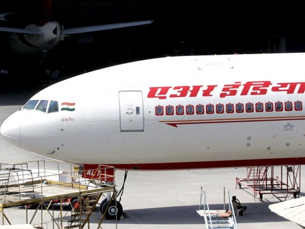 印度航空（Air India）一架由齋普爾飛往德里的AI611航班今天（6日）傳出，2名機師在駕駛艙內大打出手。（圖擷自Hindustan Times）