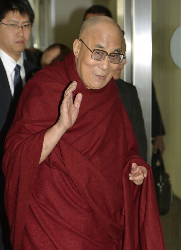 西藏精神領袖達賴喇嘛本月2日抵達日本成田機場，展開他為期12天的訪日行程。（美聯社）