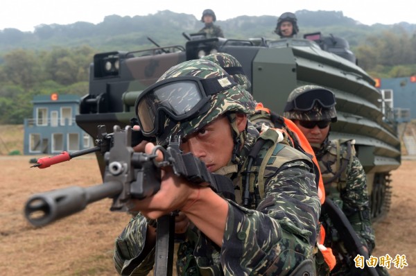 南京軍區前副司令王洪光在官媒環球網撰文《大陸如何在戰爭中統一台灣》，王洪光在文中強調中國決心消滅台獨勢力，並表示：「現代戰爭打的是承受力，台灣島內能承受住戰爭的痛苦嗎？」，而我國國防部發言人羅紹和則認為王的文章不值得評論，並表示國軍有信心保護國家安全。（資料照，記者廖振輝攝）