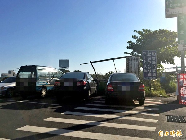 台南市交通大執法，卻凸顯停車空間不足問題。（記者黃文鍠攝）