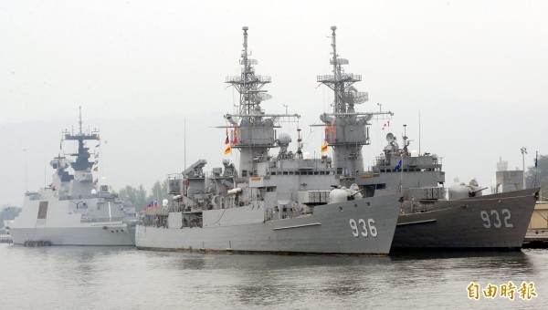 我國編號932的濟陽艦、936海陽艦兩艘軍艦，今天由海軍司令李喜明宣布除役。（資料照，記者張嘉明攝）