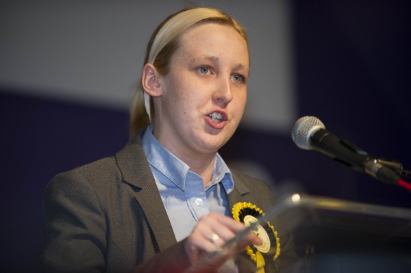 英國20歲的大學生布萊克，在本次大選中，代表蘇格蘭民族黨勝選，將成為英國國會史上最年輕的議員。（法新社）