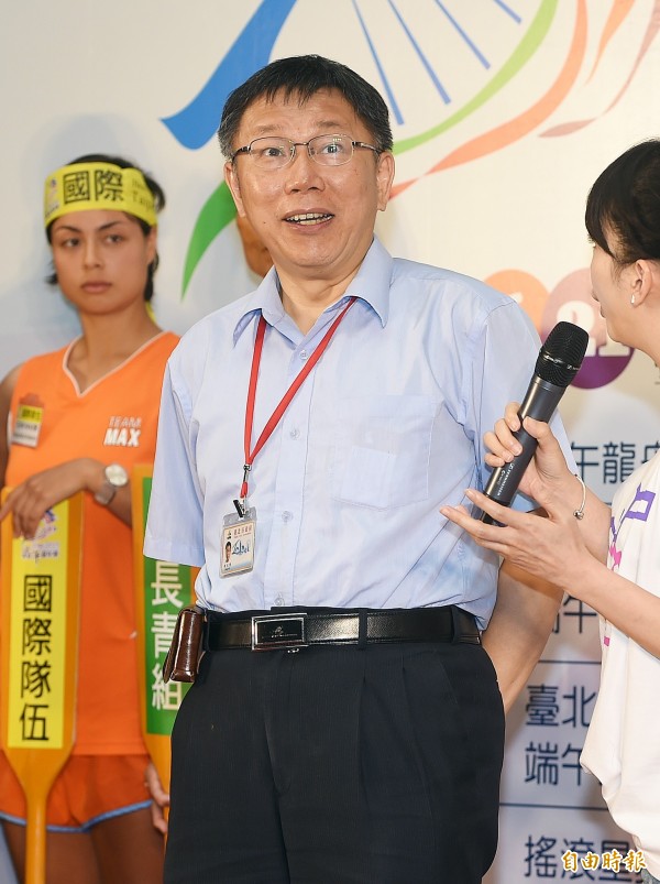 針對北市國小學童免費鮮奶政策是否續辦，台北市長柯文哲表示，會交代局處分析政策執行的效益，要用數據說服他。（資料照，記者廖振輝攝）