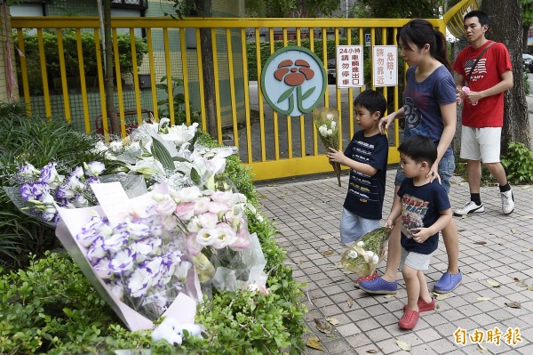 醫護人員看到劉小妹的傷勢都忍不住流淚，一名不具名的醫生透露：「沒見過這麼嚴重的小兒外傷...。」（記者陳志曲攝）