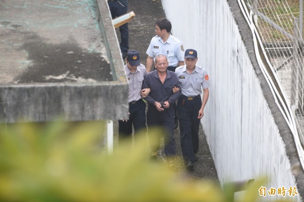 台北看守所在今天下午4時30分許已陸續傳出槍響，圖為其中一名死囚曹添壽。（記者廖振輝攝）