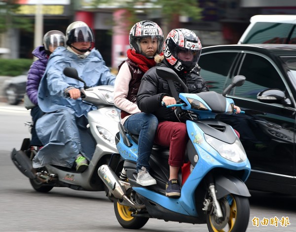 交通部日前修正「車輛安全檢測基準」，2019年起分兩階段強制新出廠機車安裝ABS（防鎖死煞車系統）或CBS（前後連動煞車系統）。（資料照，記者廖振輝攝）