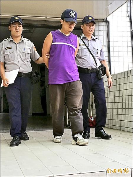 蔡政峰被警方移送法辦。（記者曾健銘攝）