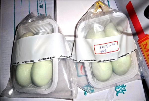 彰化縣衛生局抽驗端午應景食品，其中一件鹹蛋檢出苯甲酸。（記者劉曉欣翻攝）