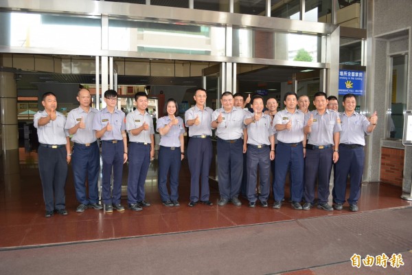 全台鬧血荒之際，彰化縣警局員警今天掀起捐血救血荒熱潮。（記者湯世名攝）