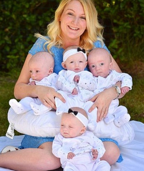 目前4名寶寶已有4個月大，名字分別為阿梅莉亞（Amelia）、蘇菲亞（Sofia）、奧斯頓（Aston）及羅曼（Roman），都相當健康。（圖擷取自每日郵報）