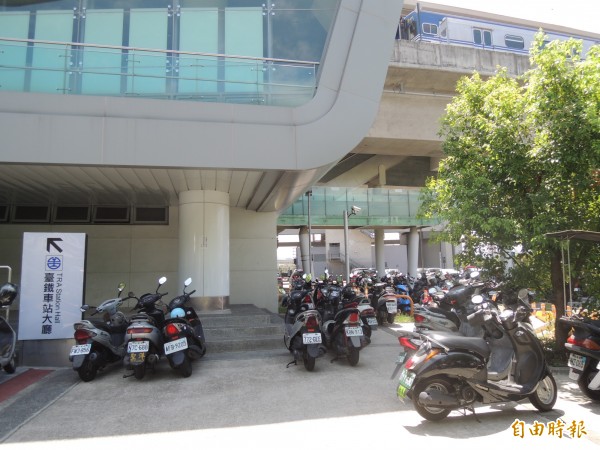 六家站停車亂象高鐵台鐵站區兩樣情 生活 自由時報電子報