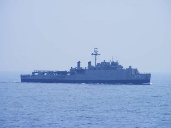 中正艦是船塢登陸艦（LSD），曾為美國的康斯塔克號。（圖片擷取自shipspotting）