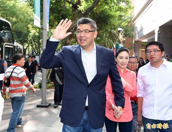 昨日新北市八仙樂園發生粉塵爆炸意外，連勝文稍早在臉書發文對投入搶救的警消醫護人員、國軍與志工表達感謝。並呼籲相關單位應善盡公安把關責任，司法機關也務必詳細追查事件責任。（資料照，記者方賓照攝）
