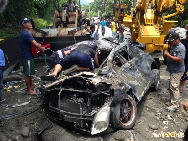 蘇花公路花蓮崇德段發生重大車禍，造成2死4傷。（記者王峻祺攝）