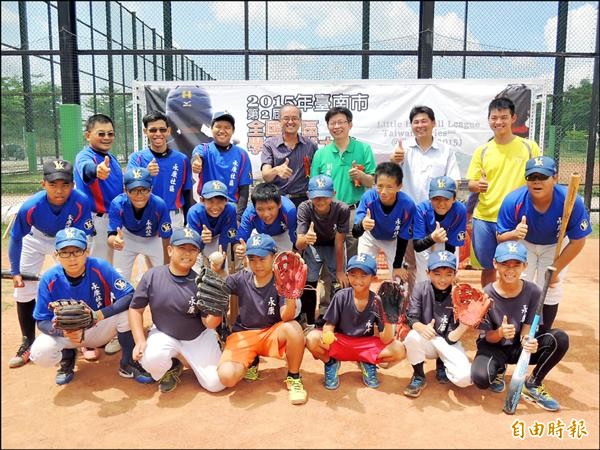 全國社區學齡棒球大賽，邀請年輕學子一同來較勁。（記者林孟婷攝）