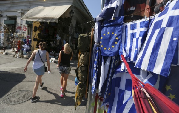 希臘面臨財政危機，導致年輕人紛紛出走。（彭博）