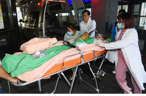八仙塵爆意外發生後醫療人力不足，衛福部請勞動部鬆綁這段期間勞基法規定，讓加班護理人員可申請加班費。（資料照，記者張嘉明攝）
