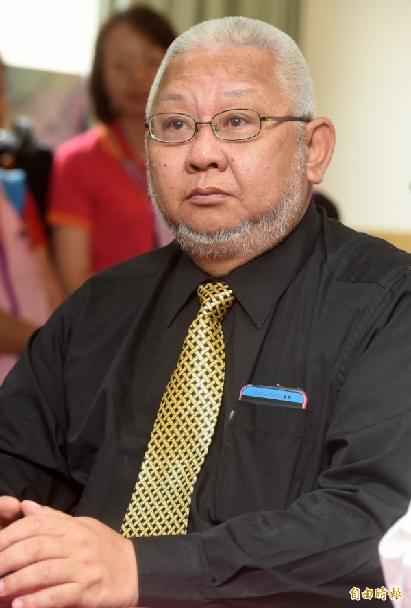 台北市立聯合醫院總院長黃勝堅（圖）表示，如果醫師判斷病情很不樂觀，採「限時醫療原則」來減少維生器材使用時間，把有效的醫療盡量使用在刀口上，才能發揮最大效益。（資料照 記者簡榮豐攝）