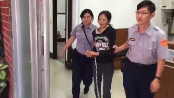 李女遭警方移送法辦。（記者黃捷翻攝）