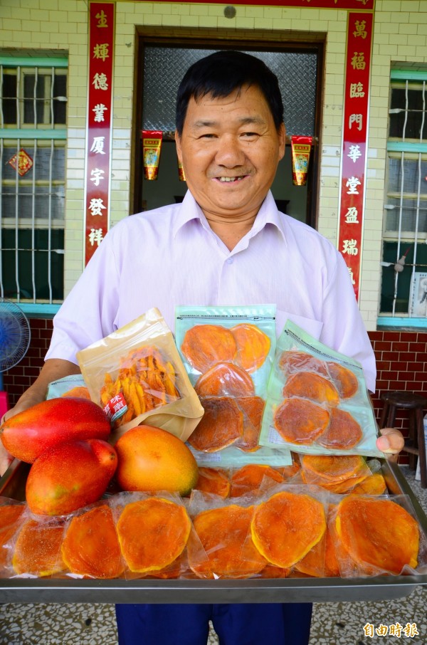 南化「同樂一夏」活動將登場，有鮮採愛文與烏魚子芒果乾等大請客。（記者吳俊鋒攝）