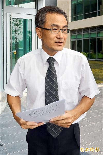 台北高等行政法院審理檢察官對法務部長聲請假處分案，聲請人檢察官蔡啟文出庭，並發表聲明。（記者劉信德攝）