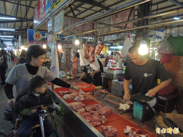 由於毛豬價格持續上漲，內商不排除近日調漲豬肉零售價。（記者黃淑莉攝）
