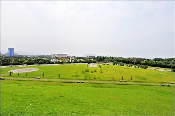 露營風盛行，新北市水利局高灘地工程管理處計畫在八里十三行文化公園開闢全市首處公共露營區「八里文化露營園區」，最快年底啟用。（新北市高灘處提供）