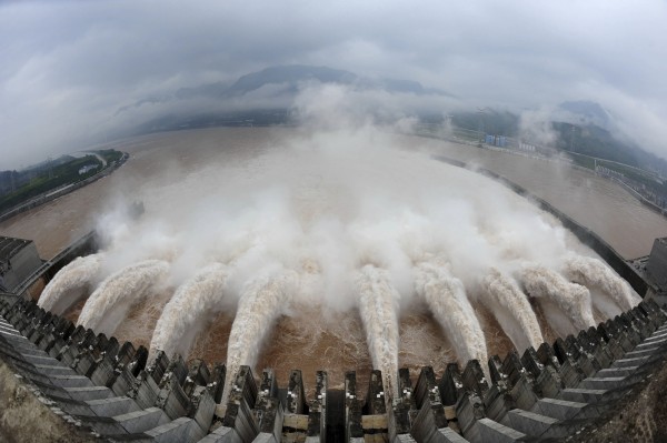 中國《澎湃新聞》日前發表一則有關三峽大壩之報導，卻因不明原因遭刪除。（美聯社）