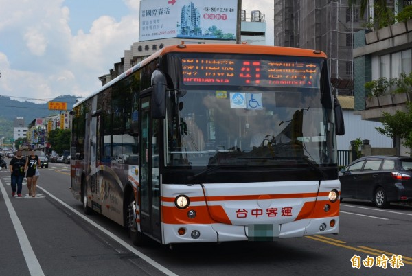 台中一名8歲女童昨天搭41路公車回家，沒想到竟被一名色阿伯摸腿、戳胸。（記者陳建志攝）