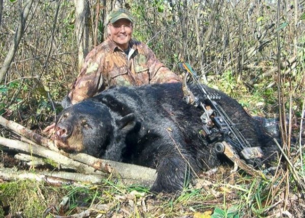 美國牙醫帕莫喜愛獵殺大型動物。（圖擷取自《ABC News》）