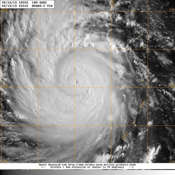 中央氣象局預報中心主任鄭明典今天在臉書上PO一張衛星照片，指天鵝颱風像個甜甜圈，有增強的空間。（圖取自氣象局網站）