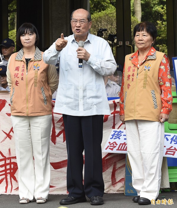 黃昆輝指出，台股連日遭受中國慘澹的經濟拖累，馬怎敢再與對岸簽協議。（資料照，記者陳志曲攝）