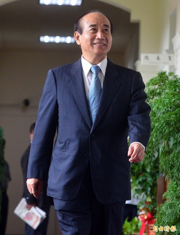 立法院長王金平動向影響2016大選選情，但至今撲朔迷離，不過，王金平卻很平和，沒事還練氣功，養生的很。（資料照，記者王藝菘攝）