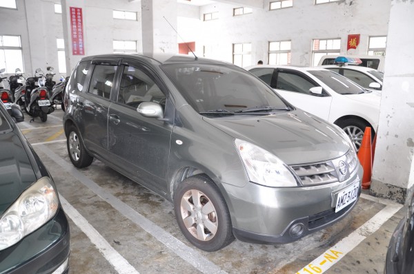 比丘尼的汽車被警方扣留。(記者彭健禮攝) 比丘尼的汽車被警方扣留。(記者彭健禮攝)