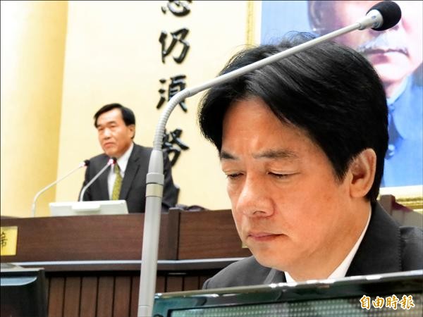 Re: [新聞] 台南正副議長涉賄遭民進黨停權3年 邱莉