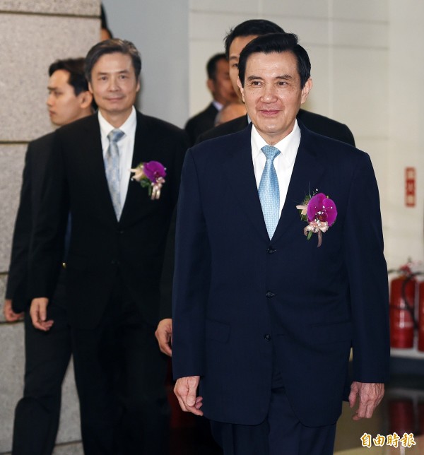 總統馬英九（前右）悄悄聘前國安會秘書長金溥聰（後左）回台擔任總統府資政。（資料照，記者廖振輝攝）