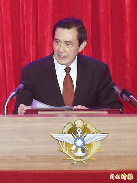 馬英九在國防部九三軍人節大會中致詞時，向中國當局喊話要求回歸抗戰史實。（記者簡榮豐攝）